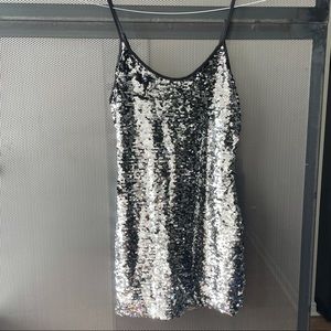 Sliver sequins mini dress